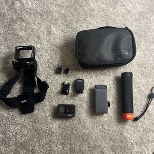 GoPro Black 7 - With Kit - Mount & Accessories